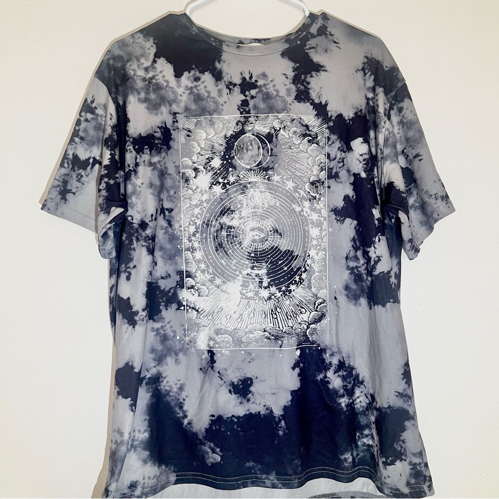 ROMWE Black and White Graphic Tie-Dye Women’s Tee